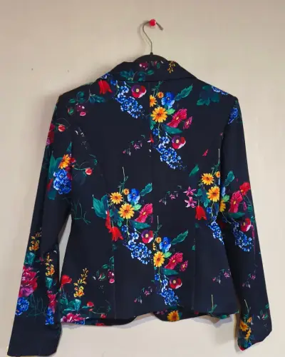 Blazer floral para mujer elegante - miniatura 2