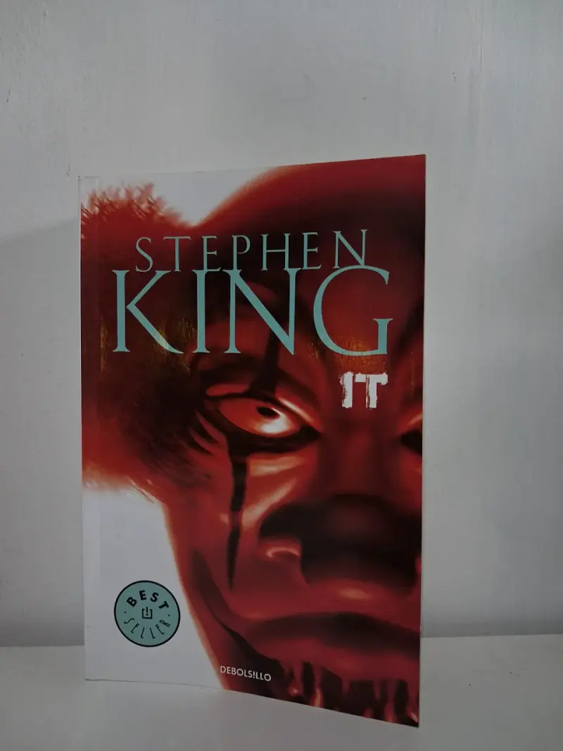 Libro 'It' de Stephen King en español - 1