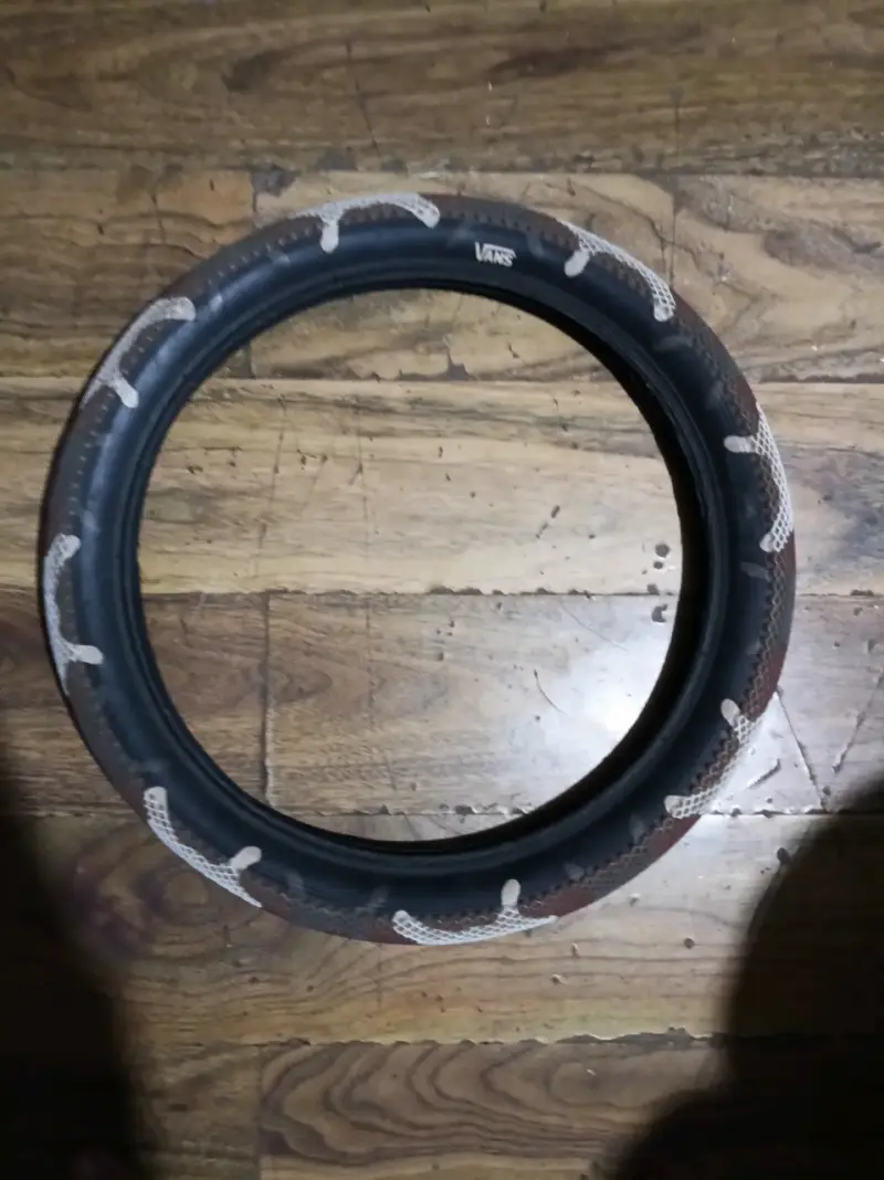 Neumático para BMX Vans se permuta o se vende