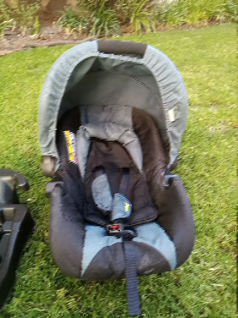 Silla de Auto para Bebé con Base - 2