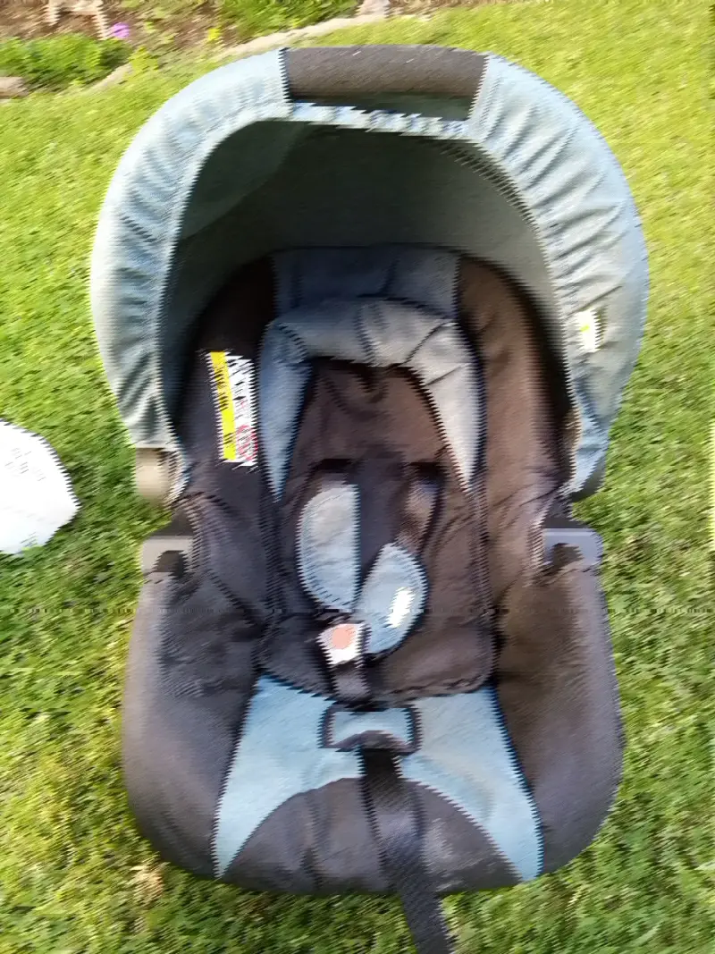 Silla de Auto para Bebé con Base - 5