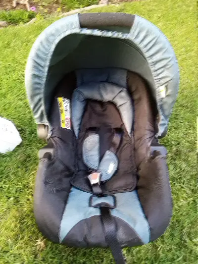 Silla de Auto para Bebé con Base - miniatura 5
