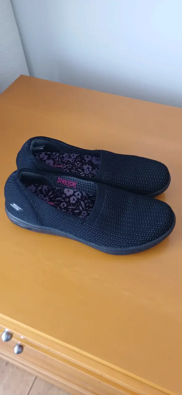 Zapatillas negras Skechers para mujer - 3