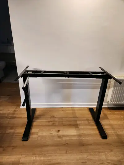 Base de Escritorio negro ajustable de acero FORM - miniatura 3