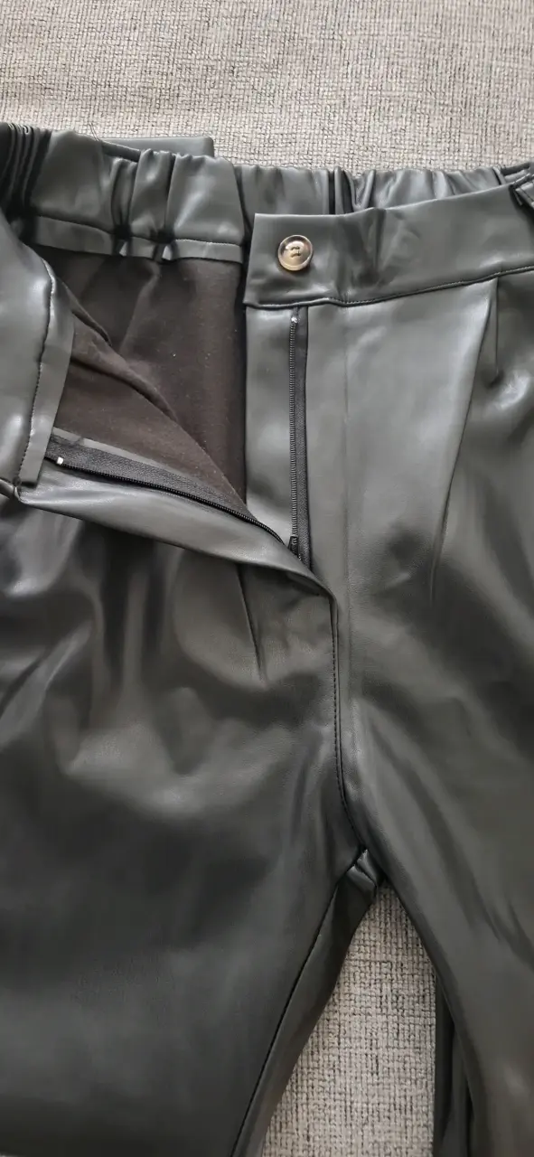 Pantalones de cuero sintético negro para mujer - 3