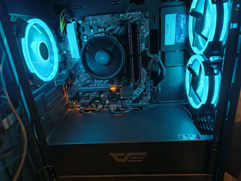 PC Gamer Asus / AMD Ryzen 3 3200G y 16GB RAM - 2
