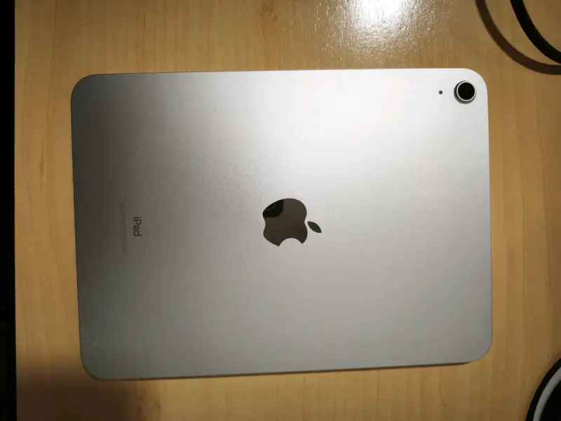iPad con funda protectora, pantalla de 10 pulgadas - 2