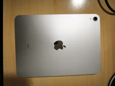 iPad con funda protectora, pantalla de 10 pulgadas - miniatura 2