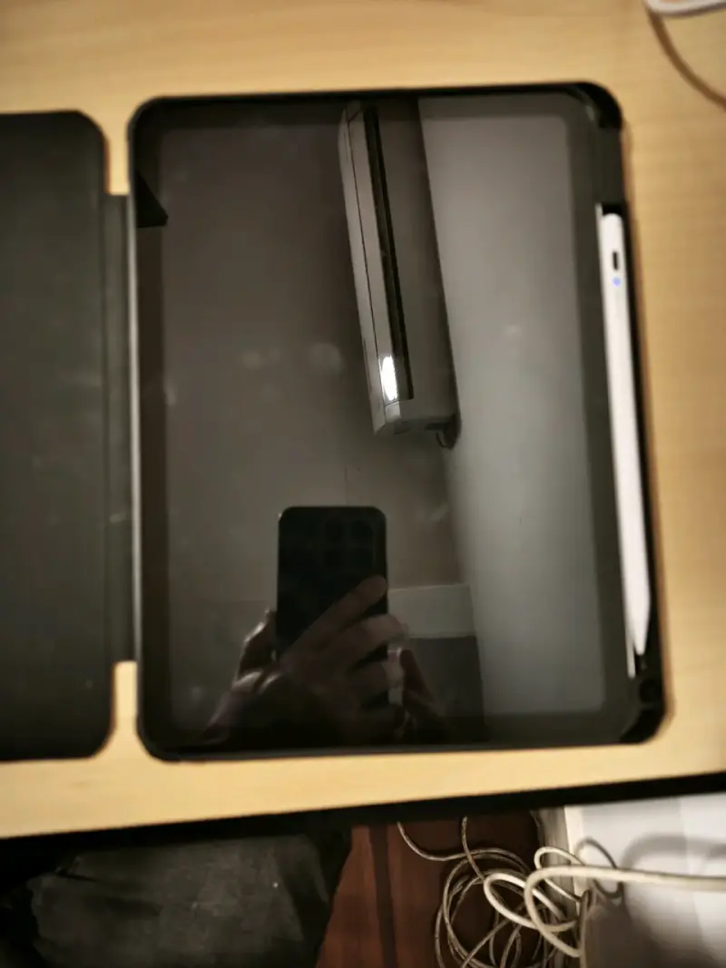 iPad con funda protectora, pantalla de 10 pulgadas - 6