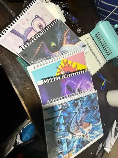 Cuadernos con diseño de personajes animados - miniatura 1