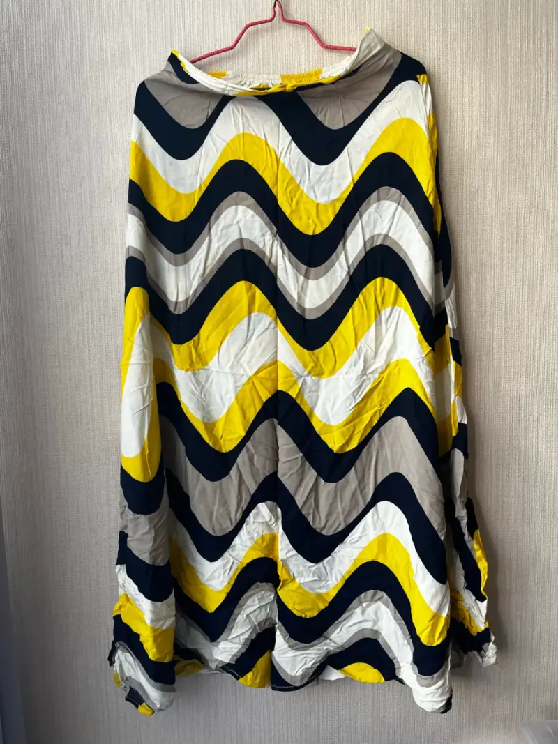 Vestido largo con estampado de ondas multicolor - 1