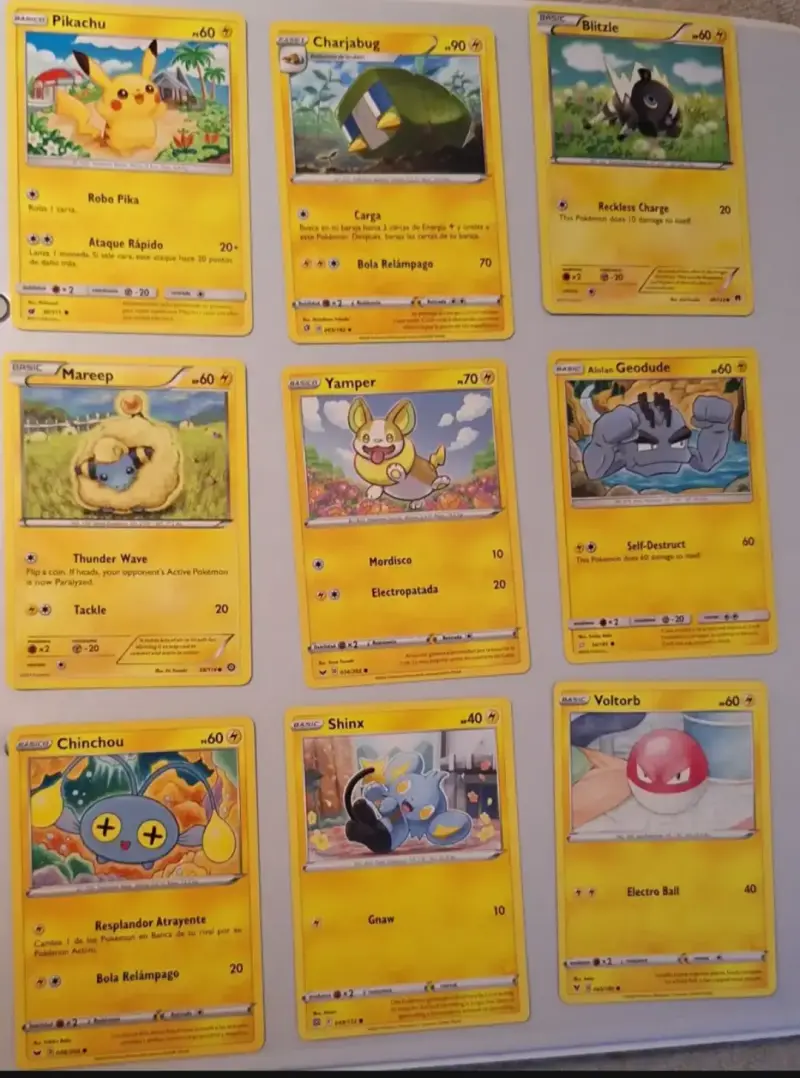 Colección de Cartas Pokémon Variadas - 3