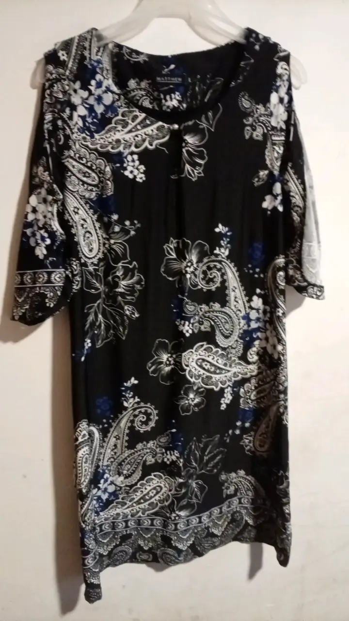 Vestido azul con diseño floral en relieve - 6