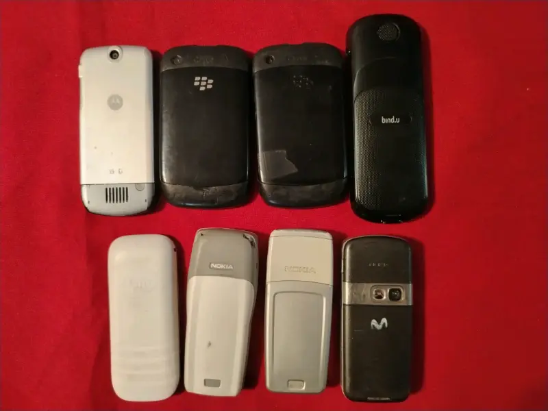 Celulares retro de varias marcas - 2