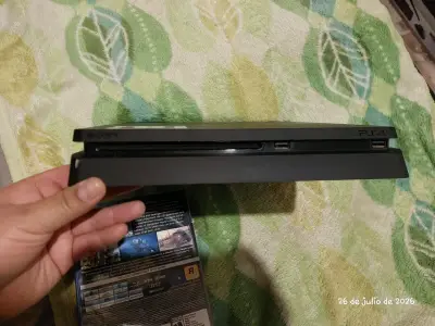 Consola PS4 con 4 controles y 5 juegos - miniatura 5