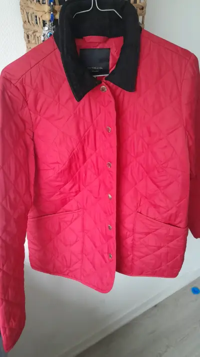 Chaqueta acolchada roja Southland para mujer - miniatura 2