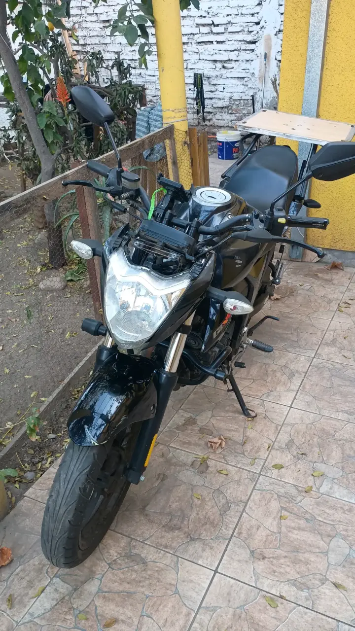 Moto Suzuki Gixxer 150cc en buen estado - 2