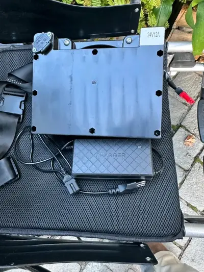 Silla de Ruedas Eléctrica Plegable Adulto GloMed - miniatura 5