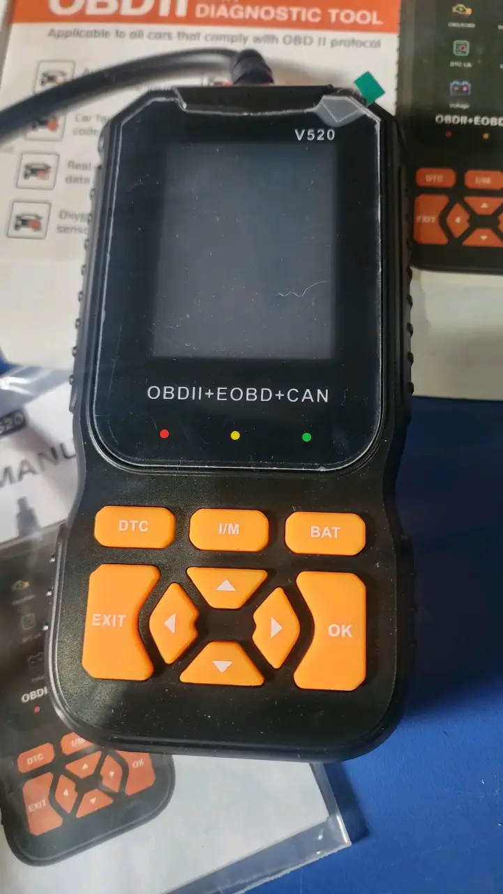 Escáner de Diagnóstico OBDII V520 para Autos - 1