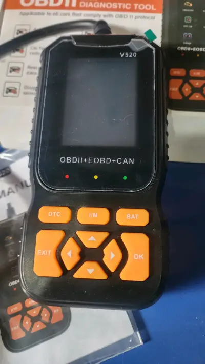 Escáner de Diagnóstico OBDII V520 para Autos - miniatura 1