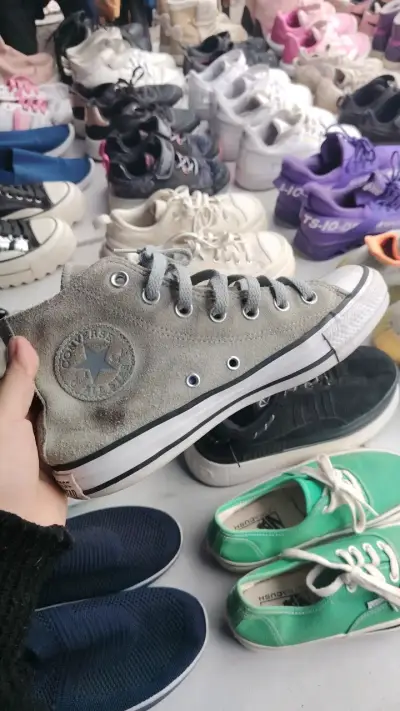 Zapatillas converse altas grises con cierre latera - miniatura 2