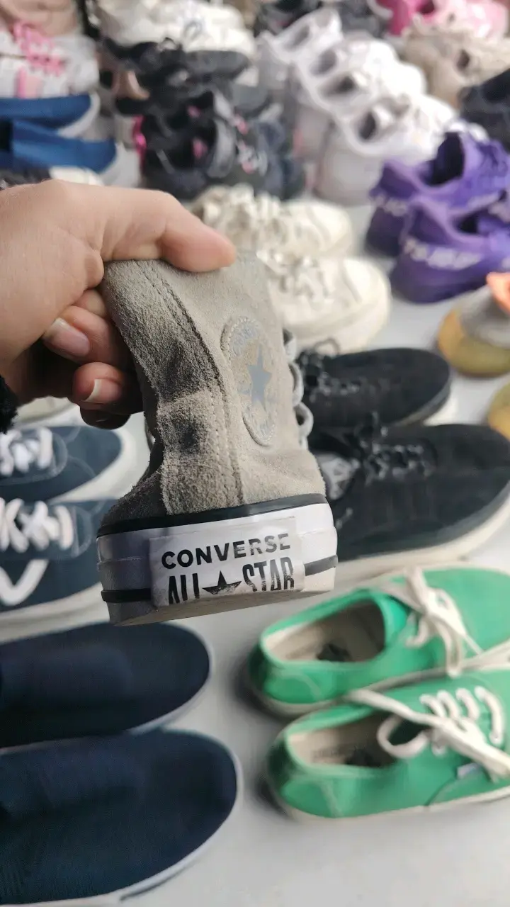 Zapatillas converse altas grises con cierre latera - 4