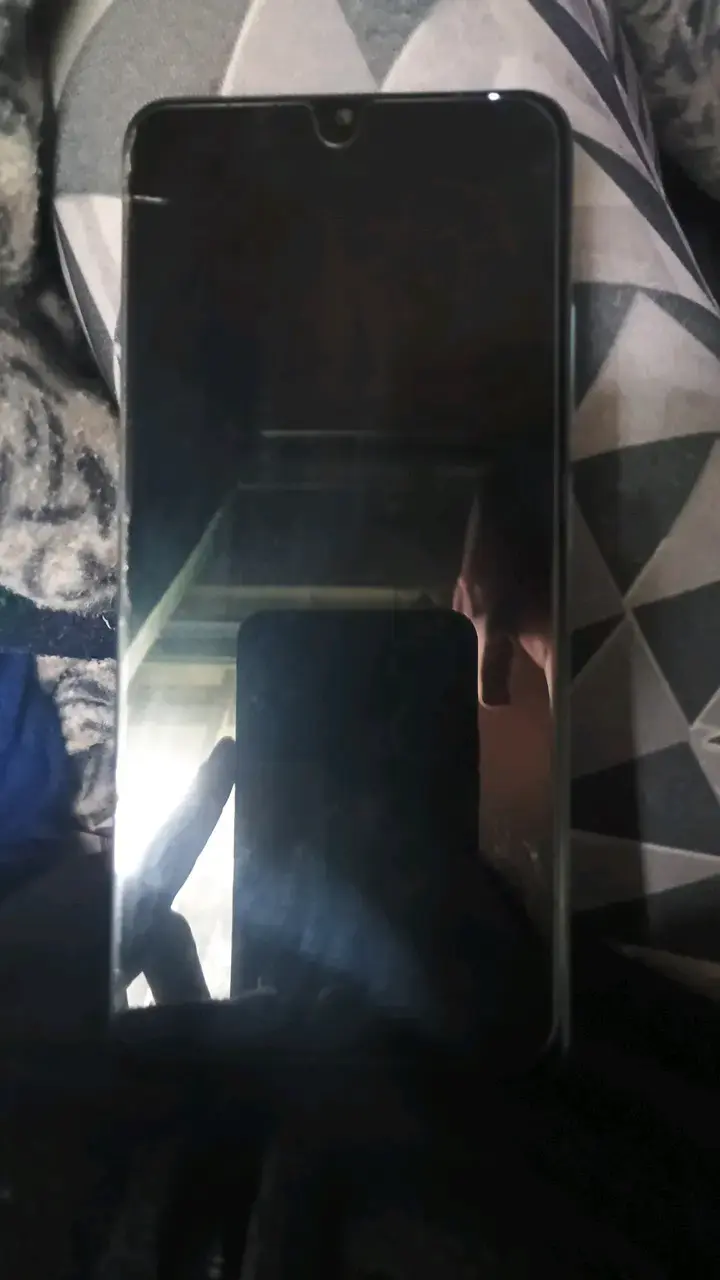 Smtelefono con pantalla grande en buen estado - 1