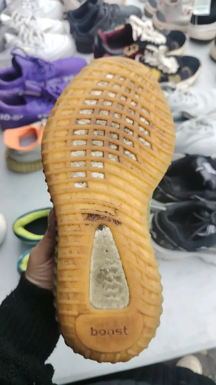 Zapatillas Adidas yeezy talla 38 - 2
