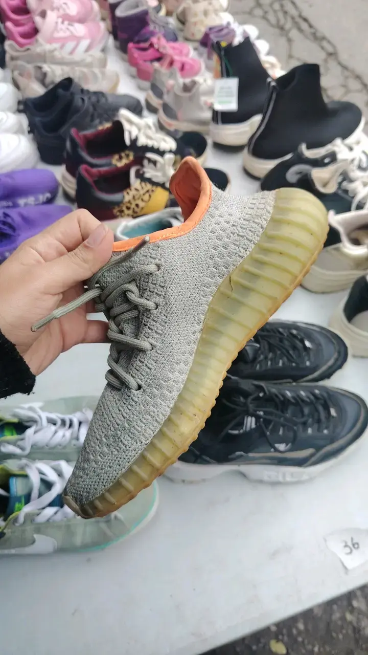 Zapatillas Adidas yeezy talla 38 - 3