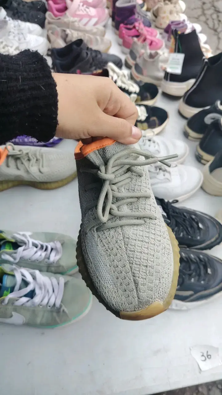 Zapatillas Adidas yeezy talla 38 - 4