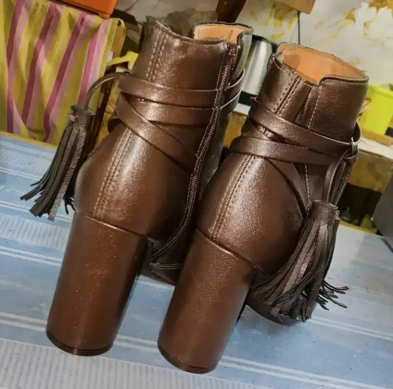 Botines marrón con flecos - 2