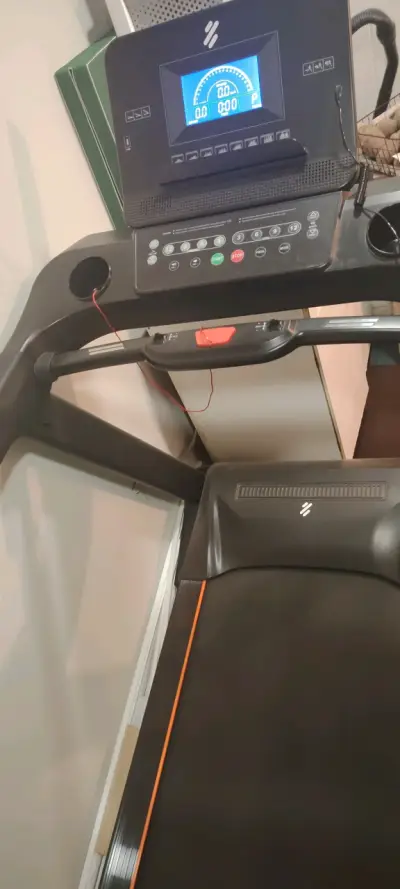 Caminadora eléctrica Ultimate Fitness con pantalla LCD - miniatura 1