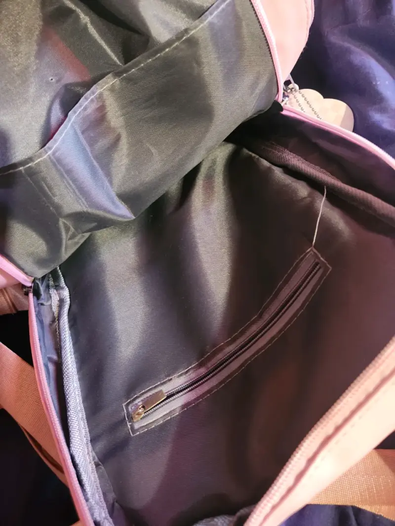 Mochila rosa con ventana transparente y diseño kawaii - 3