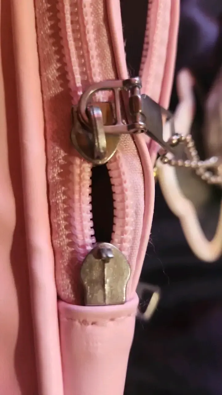 Mochila rosa con ventana transparente y diseño kawaii - 5