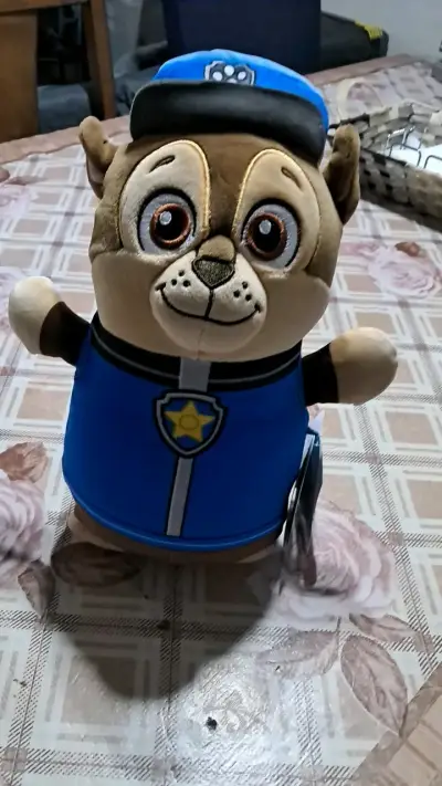 Peluche squishmallows Paw Patrol con uniforme azul - miniatura 1
