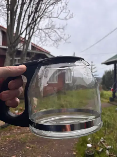 Jarra de vidrio para cafetera con tapa negra - miniatura 1