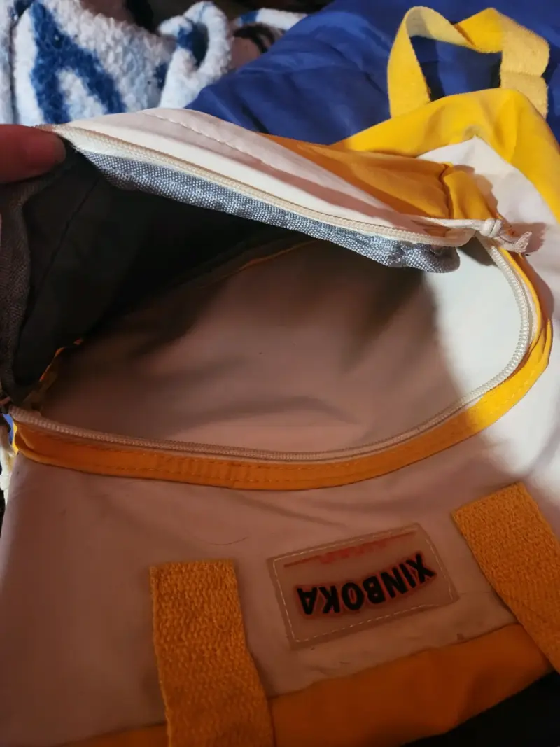 Mochila amarilla con bolsillo transparente - 5