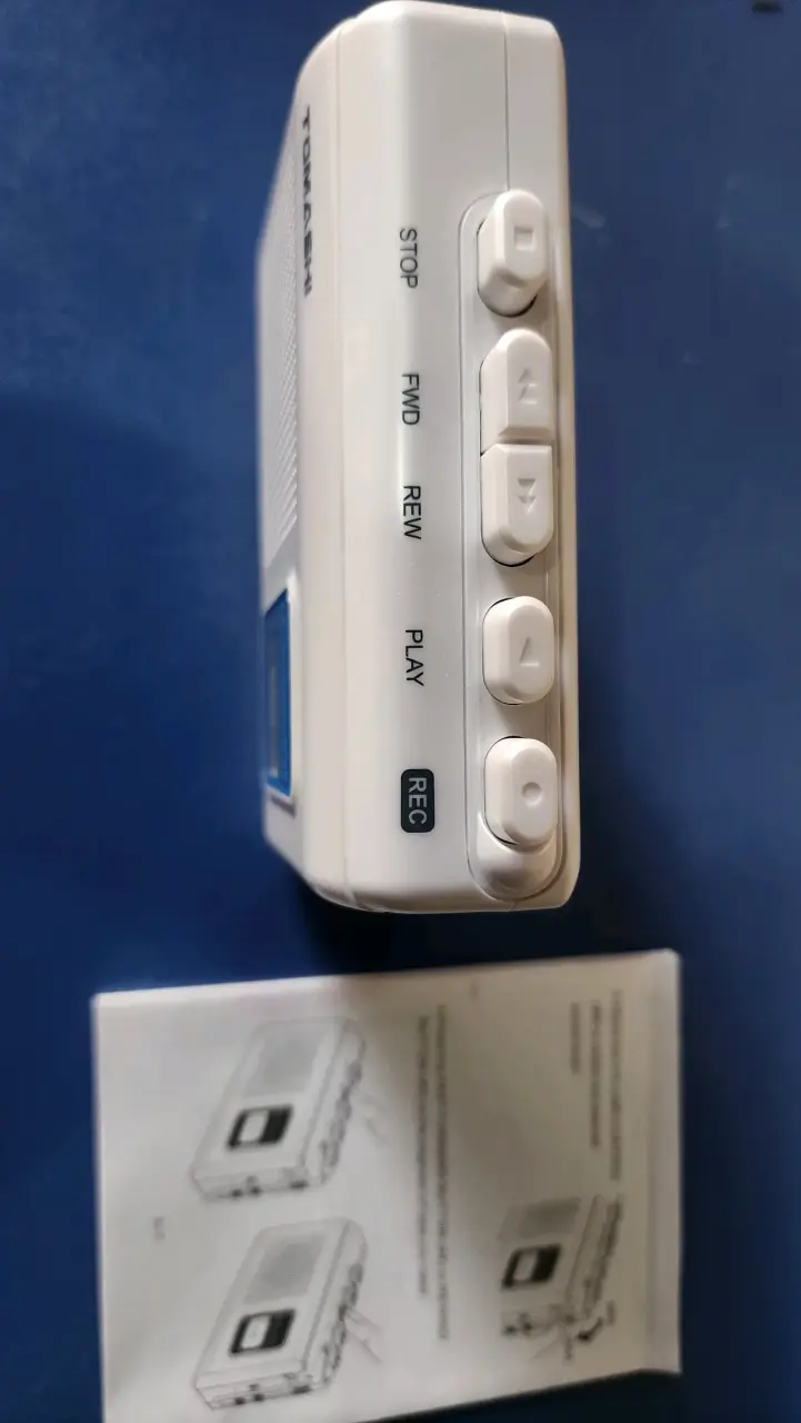Grabadora de cassette portátil Tomashi blanca - 2