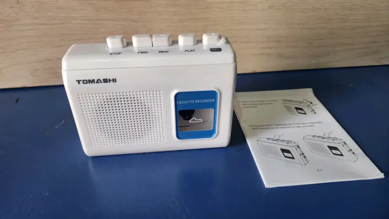 Grabadora de cassette portátil Tomashi blanca - 5