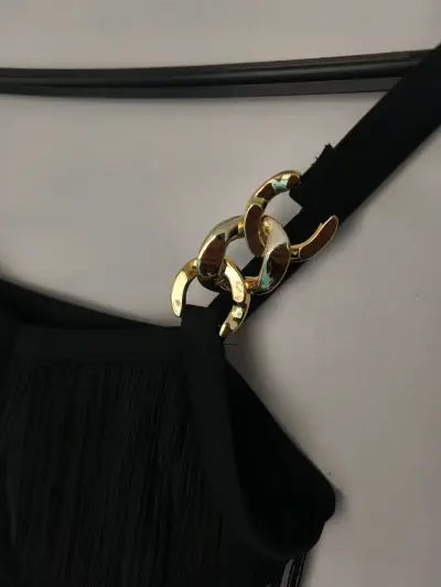 Body negro con flecos y detalles dorados - miniatura 2
