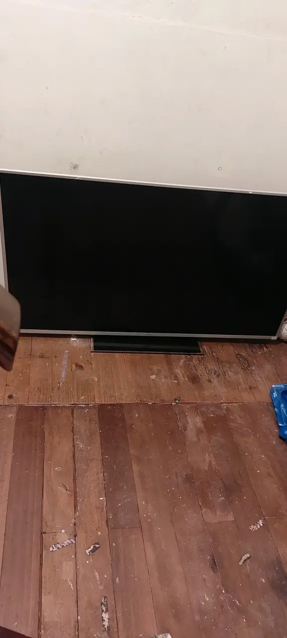 Televisor LED de 40 pulgadas en buen estado - 2