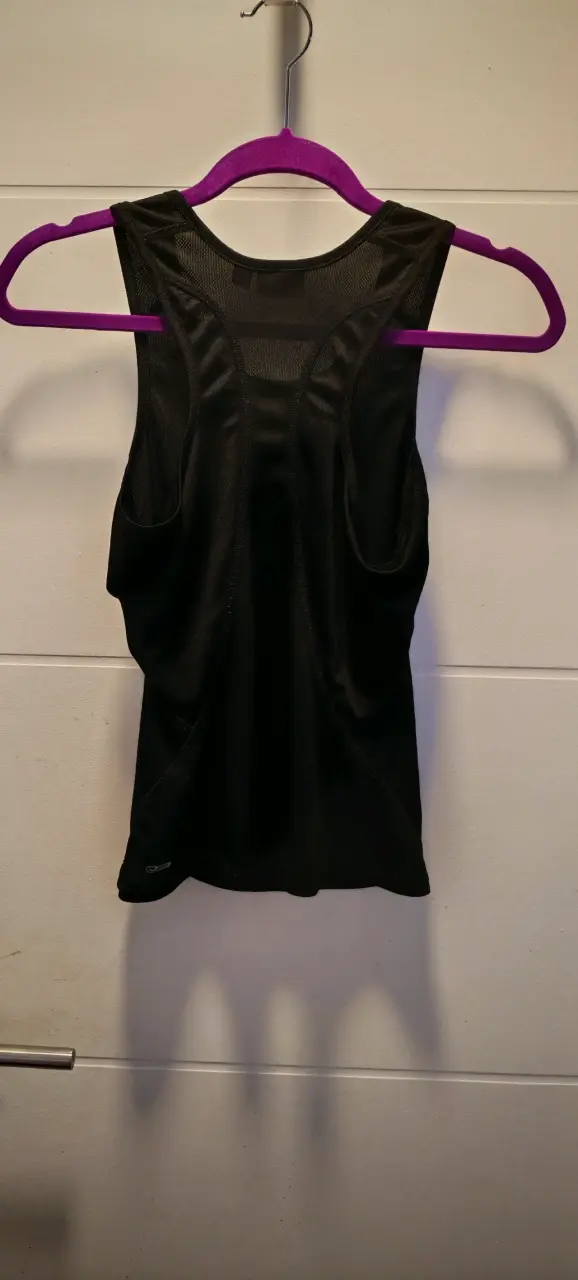 Polera sin mangas negra Puma para mujer - 2