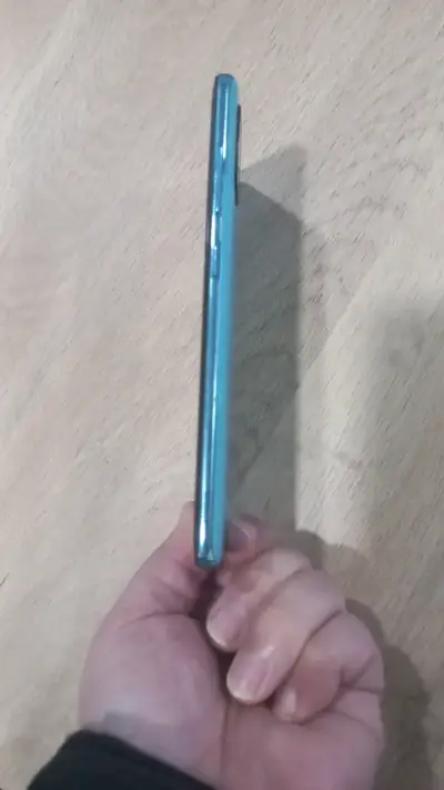 Smartphone Samsung Galaxy A51 azul en buen estado - miniatura 4