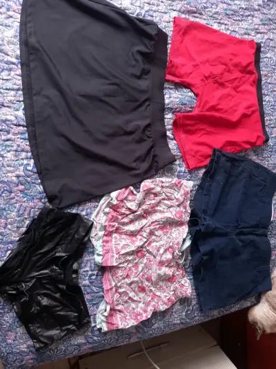 Lote de shorts y faldas mujer en varios estilo - miniatura 1