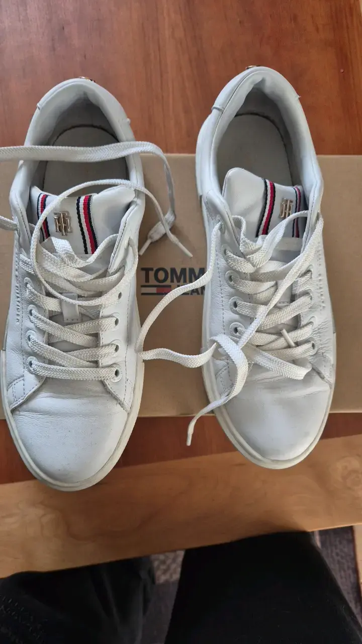 Zapatillas blancas Tommy Hilfiger casuales - 1