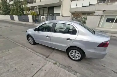 Auto Volkswagen voyage sedan 1.6cc - miniatura 1