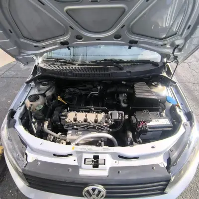 Auto Volkswagen voyage sedan 1.6cc - miniatura 2