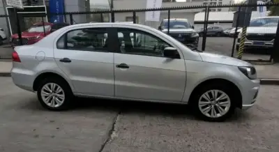 Auto Volkswagen voyage sedan 1.6cc - miniatura 3