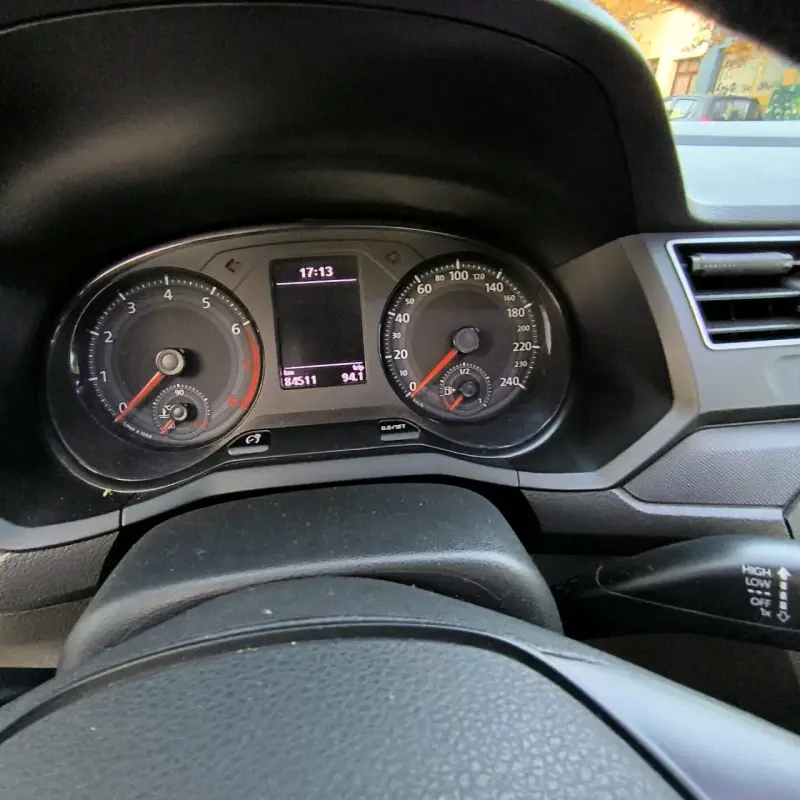 Auto Volkswagen voyage sedan 1.6cc - 4