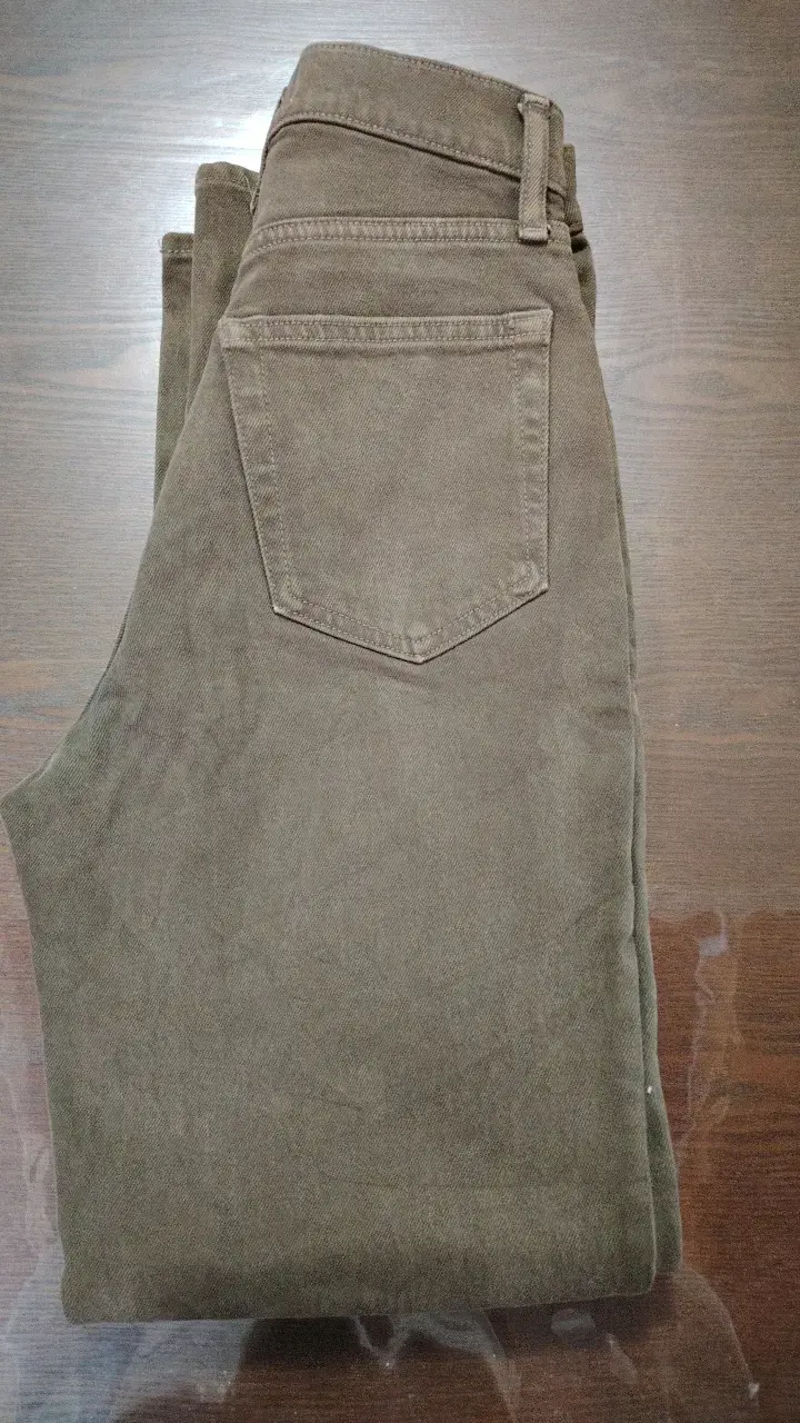 Jeans verde oliva para mujer estilo clásico - 3